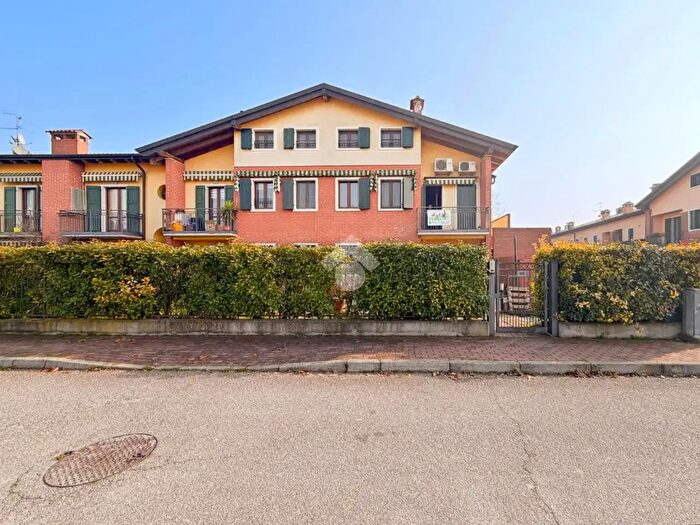 Appartamento quadrilocale in vendita in Via Aie, Oppeano