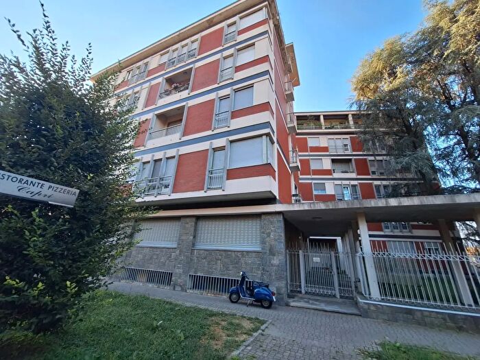 Appartamento trilocale in vendita in Corso Indipendenza, Casale Monferrato