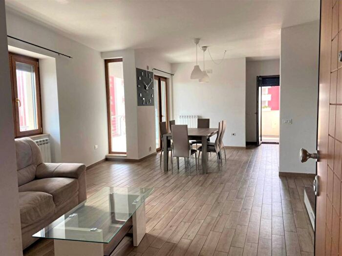 Appartamento quadrilocale in affitto in Via Ferruccio Parri, Vibo Valentia