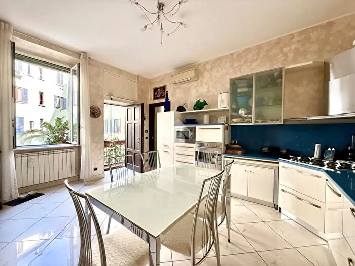 Appartamento trilocale in vendita in Viale Abruzzi, Milano