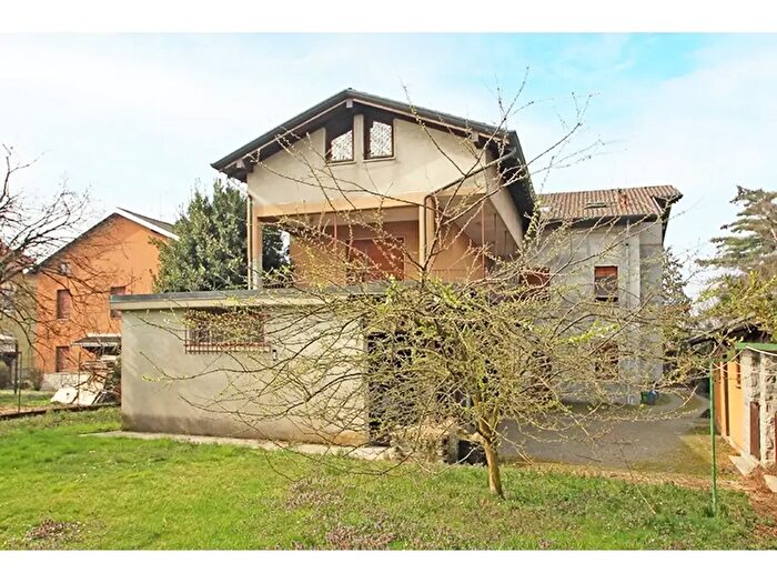 Casa con 8 locali in vendita in Castiglione Olona