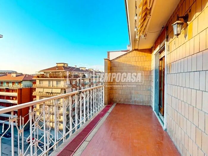 Appartamento trilocale in vendita in Via Filadelfia, Torino