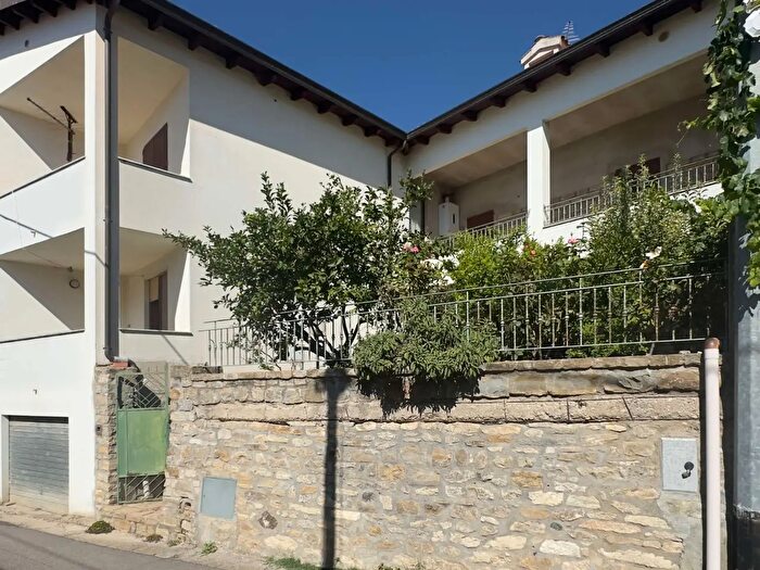 Casa quadrilocale in vendita in Via Regina Elena, Escolca