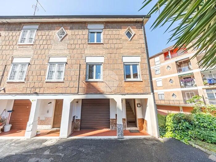 Casa quadrilocale in vendita in Via Giorgio Amendola, Tivoli