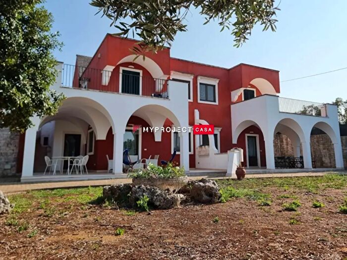 Casa con 6 locali in vendita in Via Tiro a Segno, Martina Franca