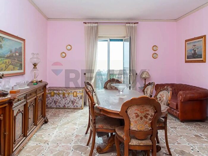 Appartamento quadrilocale in vendita in Via Santissimo Crocifisso, Acireale