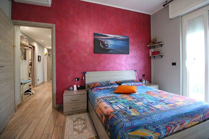 Appartamento quadrilocale in vendita in Via Amilcare Ponchielli, Caronno Pertusella