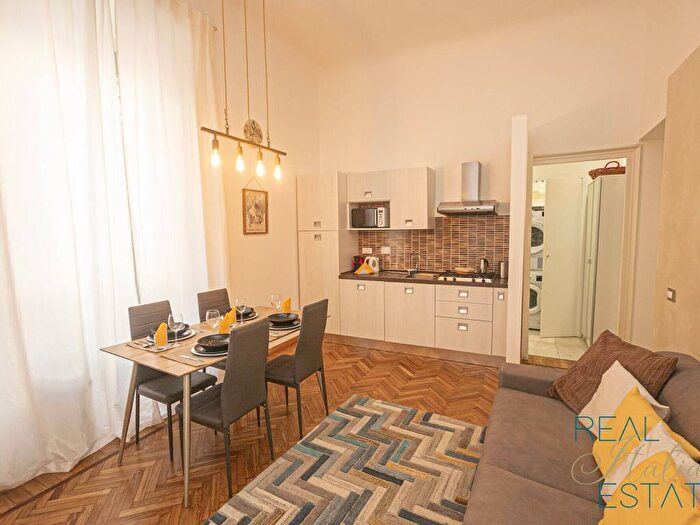 Appartamento trilocale in affitto in Castelletto, Genova