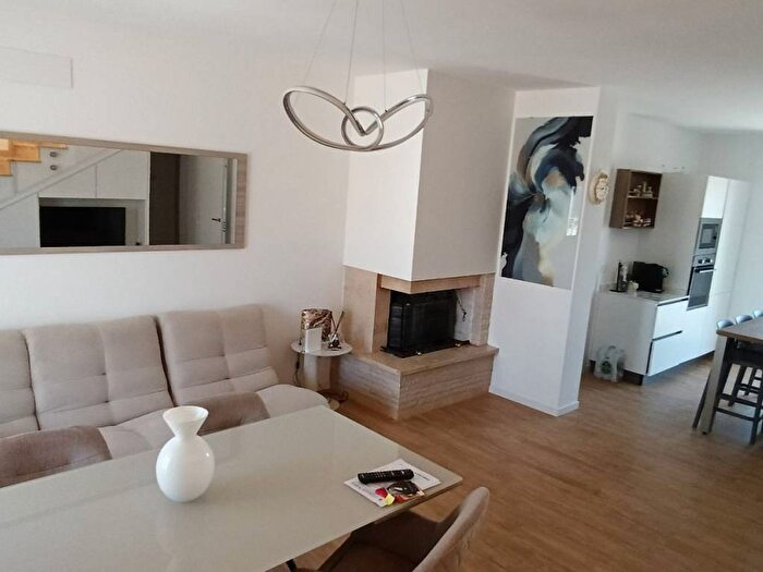 Casa con 5 locali in vendita in Via Settevalli, Montecastrilli