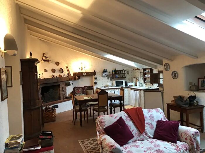 Appartamento con 6 locali in vendita in Magliano In Toscana