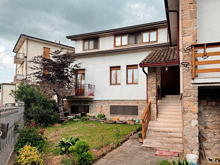 Casa con 11 locali in vendita in Via Maestra, Borgo Priolo