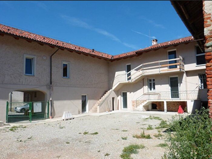 Appartamento bilocale in affitto in Via Vittorio Emanuele, Centro, Salmour