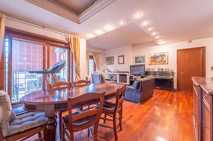 Appartamento con 5 locali in vendita in Via del Fontanile Arenato, Roma