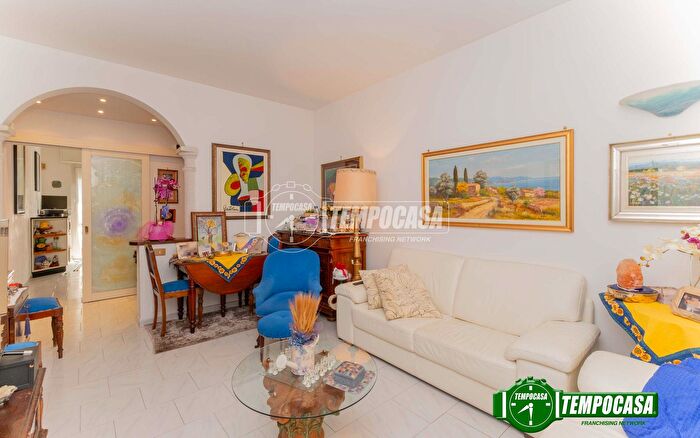 Appartamento trilocale in vendita in Viale Legioni Romane, Milano