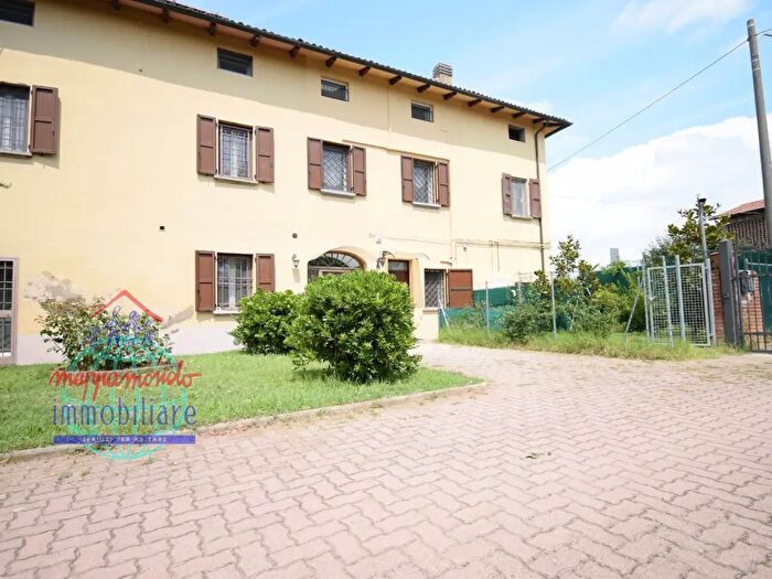 Appartamento quadrilocale in vendita in Via Olmetola, Bologna