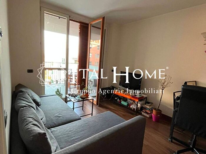 Appartamento bilocale in affitto in Via Ercole Oldofredi, Isola, Milano