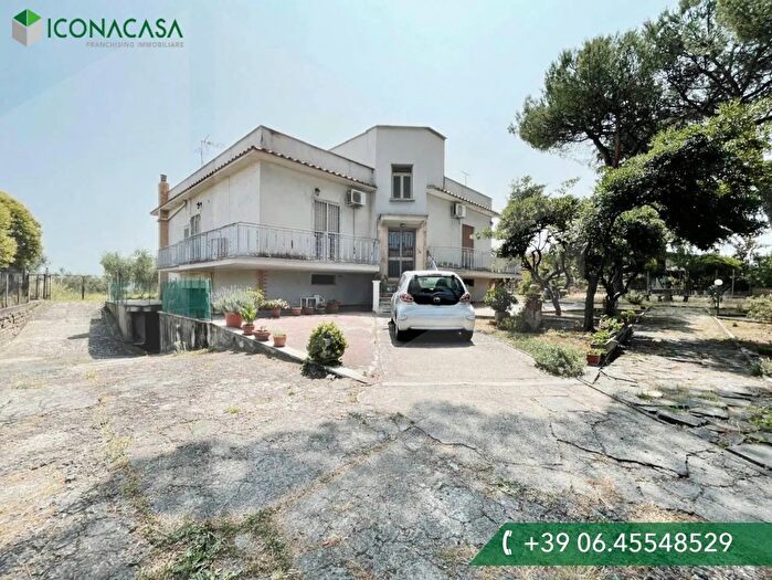 Appartamento con 6 locali in vendita in Via della Riserva Nuova, Roma