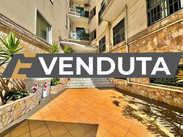 Appartamento bilocale in vendita in Via Aniello Falcone, Napoli