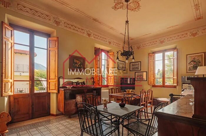 Casa con 11 locali in vendita in Pietro Tabarrani, Camaiore