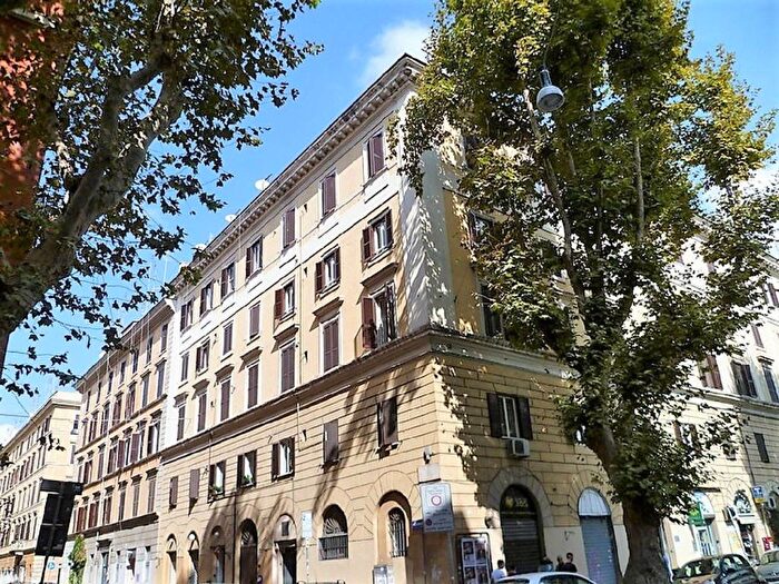 Appartamento monolocale in affitto in Via Luca della Robbia, Testaccio, Roma