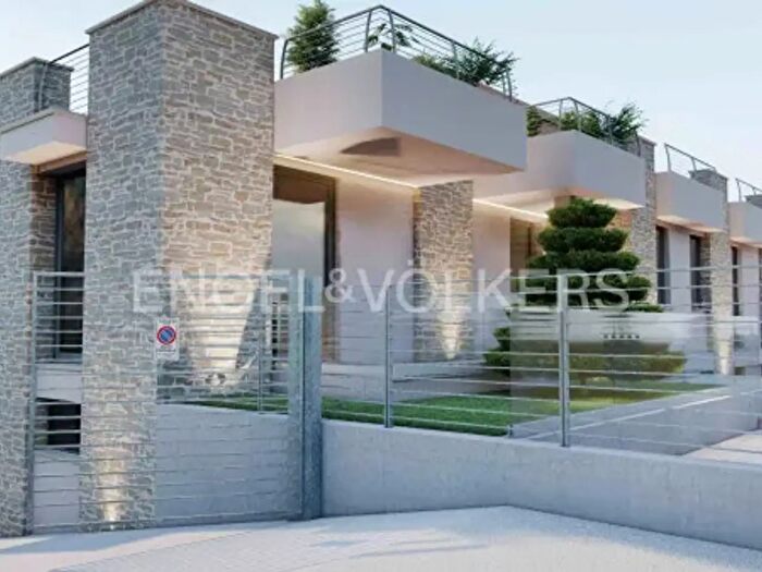 Casa con 6 locali in vendita in Via Giuseppe Verdi, Alba