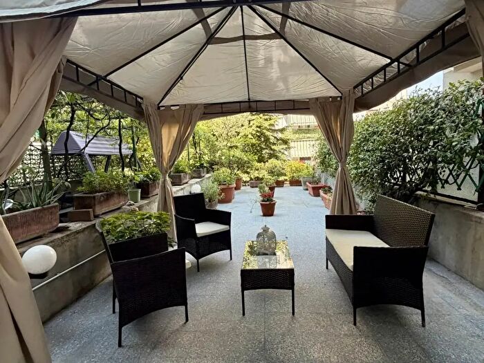 Appartamento con 5 locali in vendita in Via Don Lorenzo Perosi, Firenze