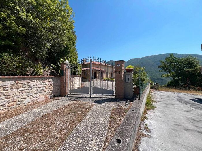 Casa con 6 locali in vendita in Via Giovanni Pascoli, Centro, Cerreto di Spoleto