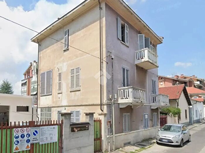 Appartamento trilocale in vendita in Via Napoli, Collegno