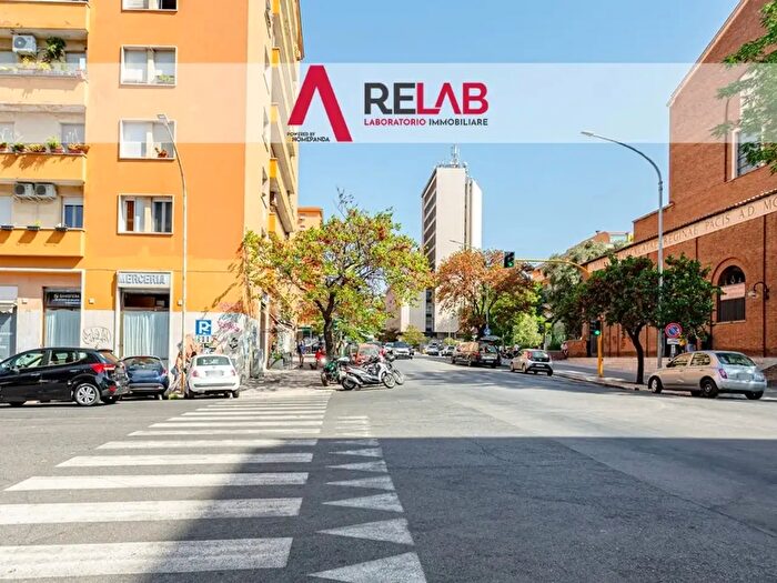 Appartamento con 5 locali in vendita in Via Anton Giulio Barrili, Roma