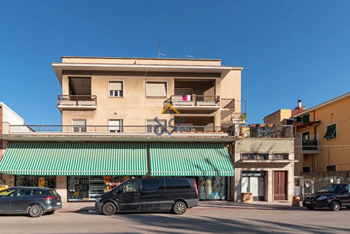 Appartamento con 5 locali in vendita in Via FLli Rosselli, Grottammare