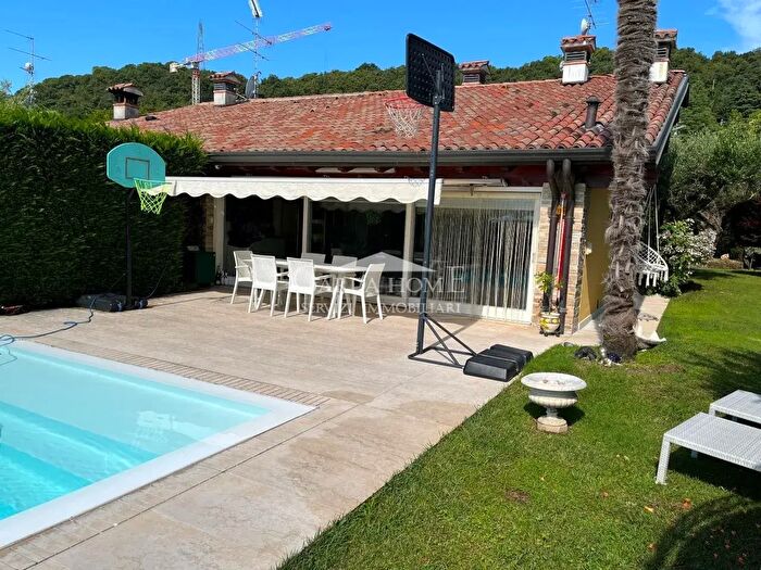 Casa con 6 locali in vendita in Via Barcuzzi, Lonato