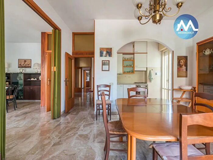 Appartamento con 6 locali in vendita in Via Vittorio Veneto, Pesaro