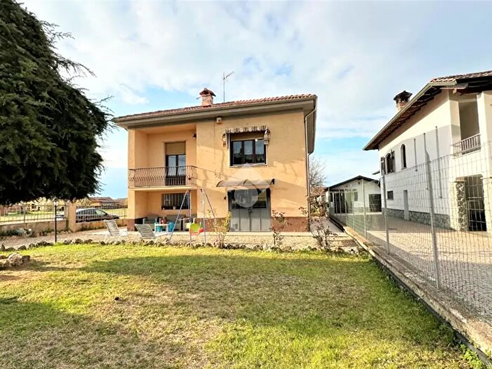 Casa con 6 locali in vendita in Via Bettole, Pozzolo Formigaro