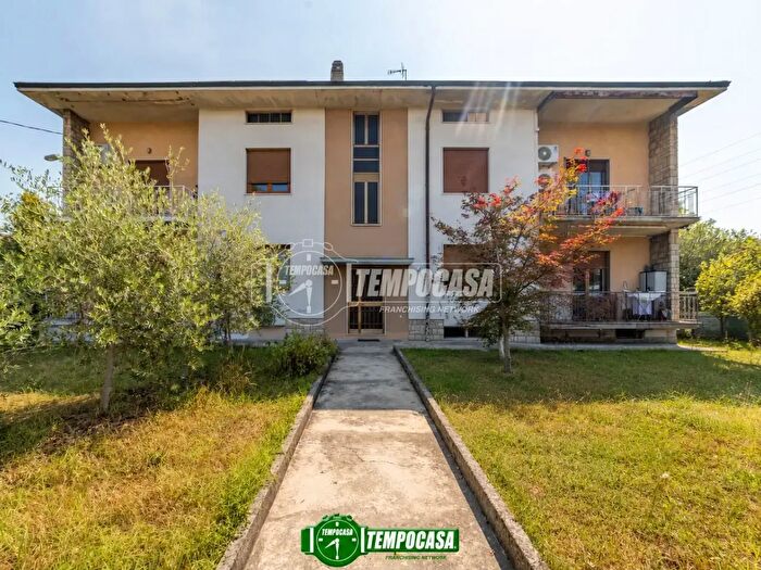 Appartamento quadrilocale in vendita in Via Crespi, Capriate San Gervasio