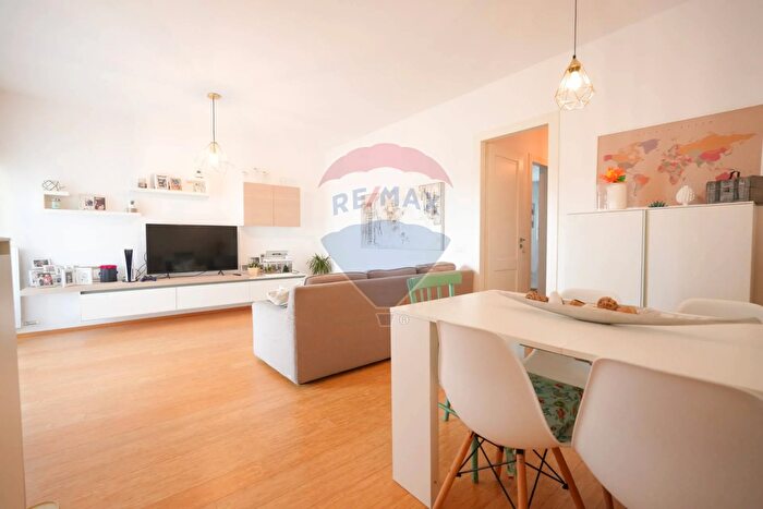 Appartamento trilocale in vendita in Via della Guerrina B, Monza