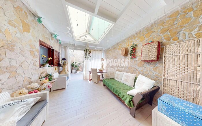 Appartamento con 5 locali in vendita in Via Egidio Reale, Lecce