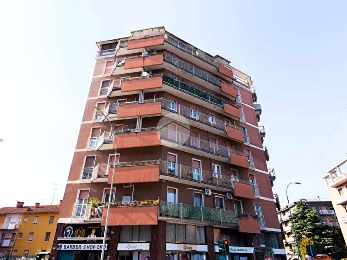 Appartamento bilocale in vendita in Via Milano, Cesano Boscone