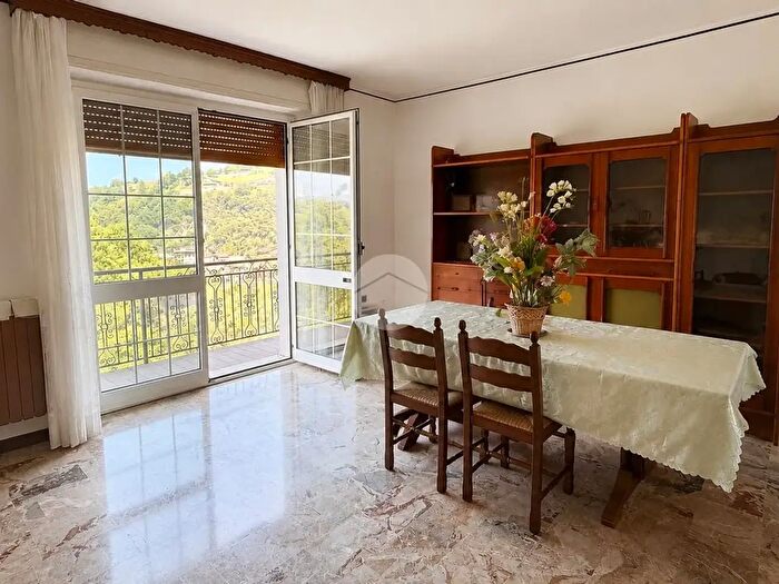 Casa con 5 locali in vendita in Via Crocedomini, Bienno