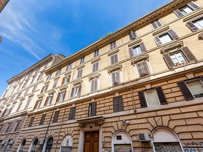 Appartamento trilocale in vendita in Via Nino Bixio, Roma