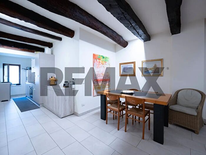 Appartamento trilocale in vendita in Via Gilberto Govi, Mantova
