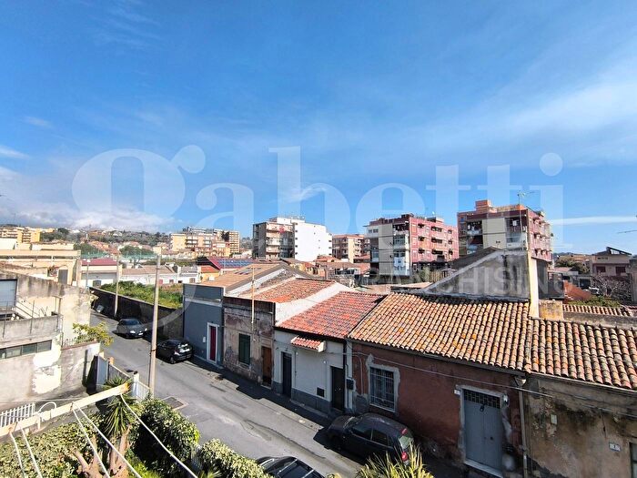 Appartamento bilocale in vendita in Via Vitaliti, Catania