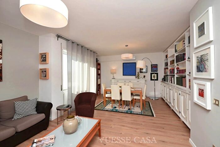 Appartamento con 7 locali in vendita in Via Leonardo da Vinci Nuoro, Nuoro