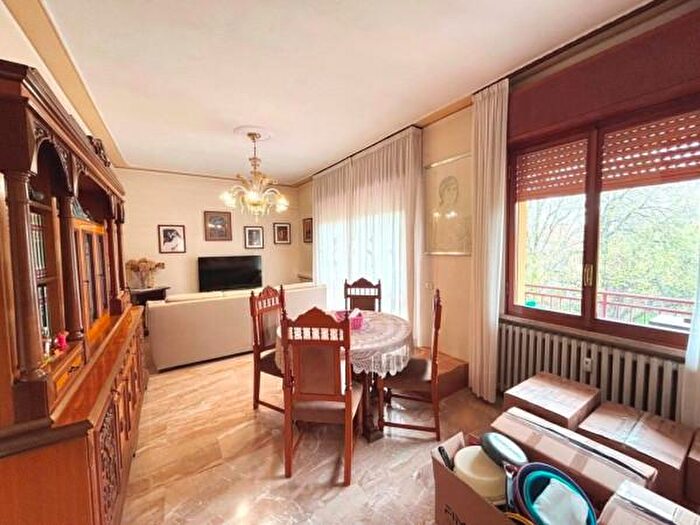 Appartamento con 6 locali in vendita in Modena