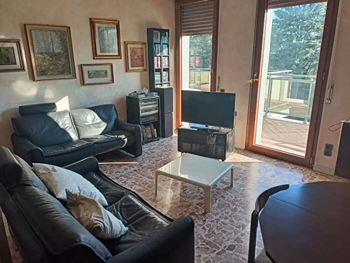 Appartamento in affitto in Viale Vittorio Alfieri, Busto Arsizio