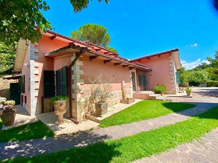 Casa con 6 locali in vendita in Manciano