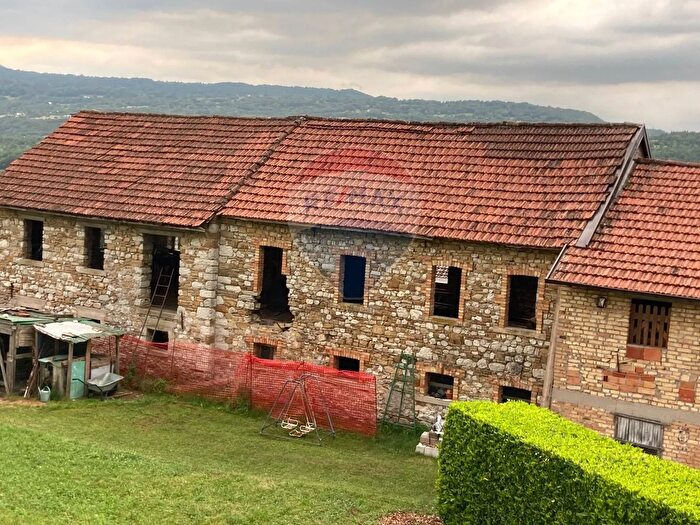 Casa bilocale in vendita in Via Reveane Snc, Ponte Nelle Alpi