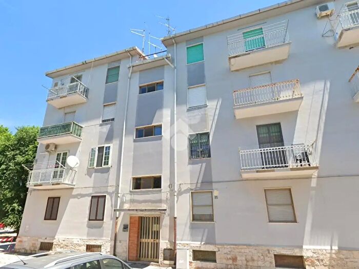 Appartamento trilocale in vendita in Via Pasquale De Lillo, Foggia