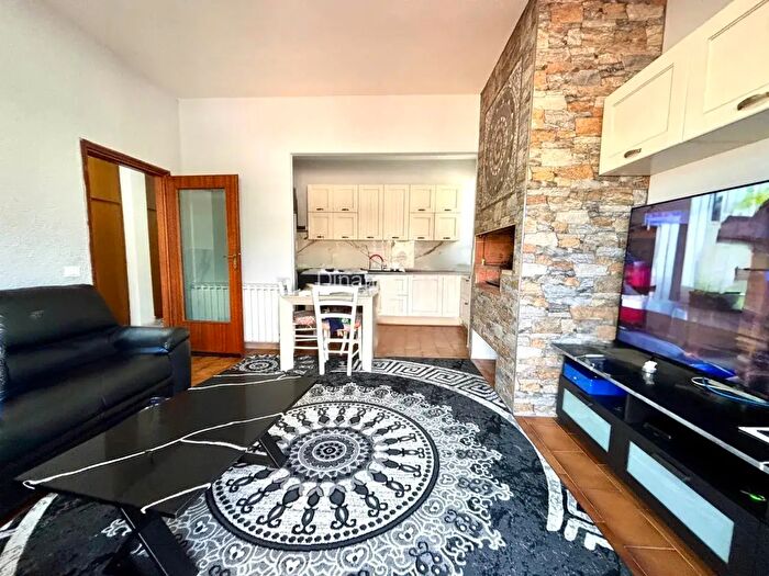 Appartamento con 5 locali in vendita in Via Enrico De Nicola, Montemurlo