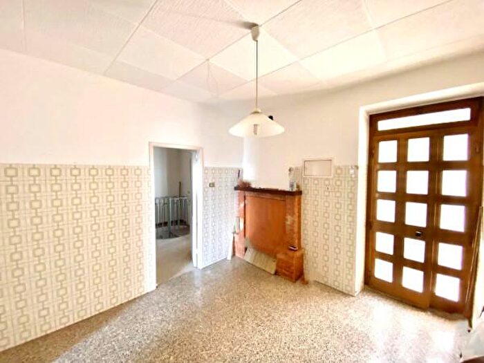 Casa con 6 locali in vendita in Via dellOrologio, Fossombrone