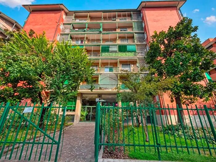 Appartamento trilocale in vendita in Via Taranto, Milano